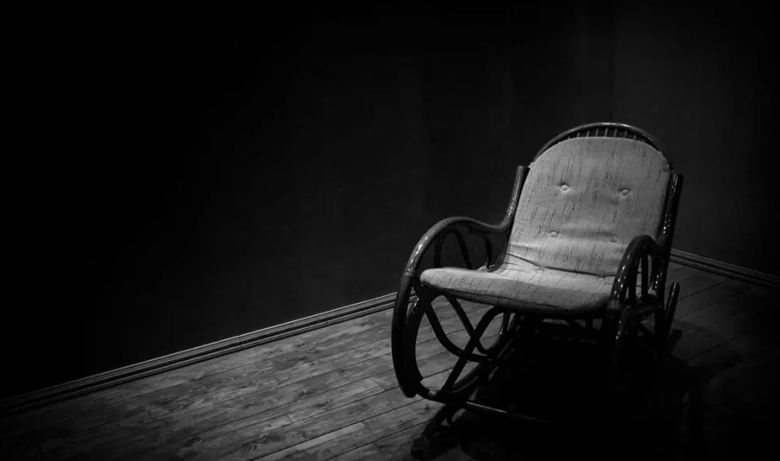 Who Invented the Rocking Chair? Friendly Origins Uncovered!