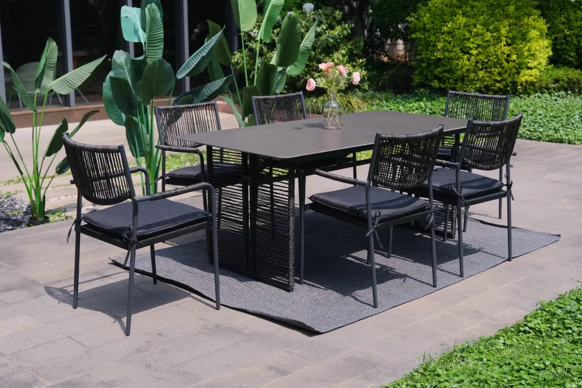 Sizing guide for patio tables